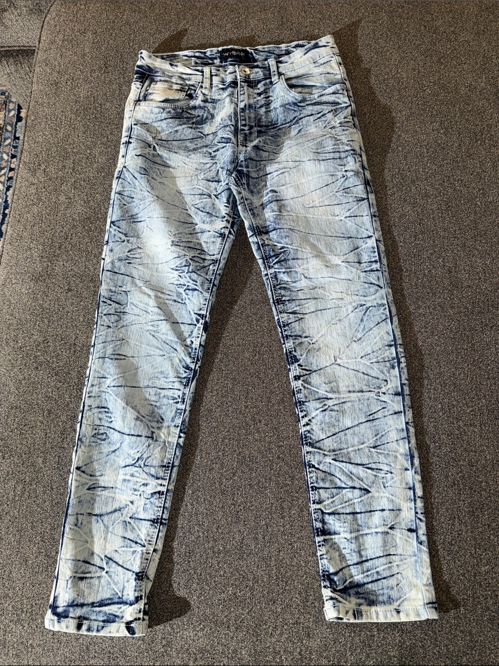 WT02 men’s Light Blue Acid-Wash skinny Jeans
